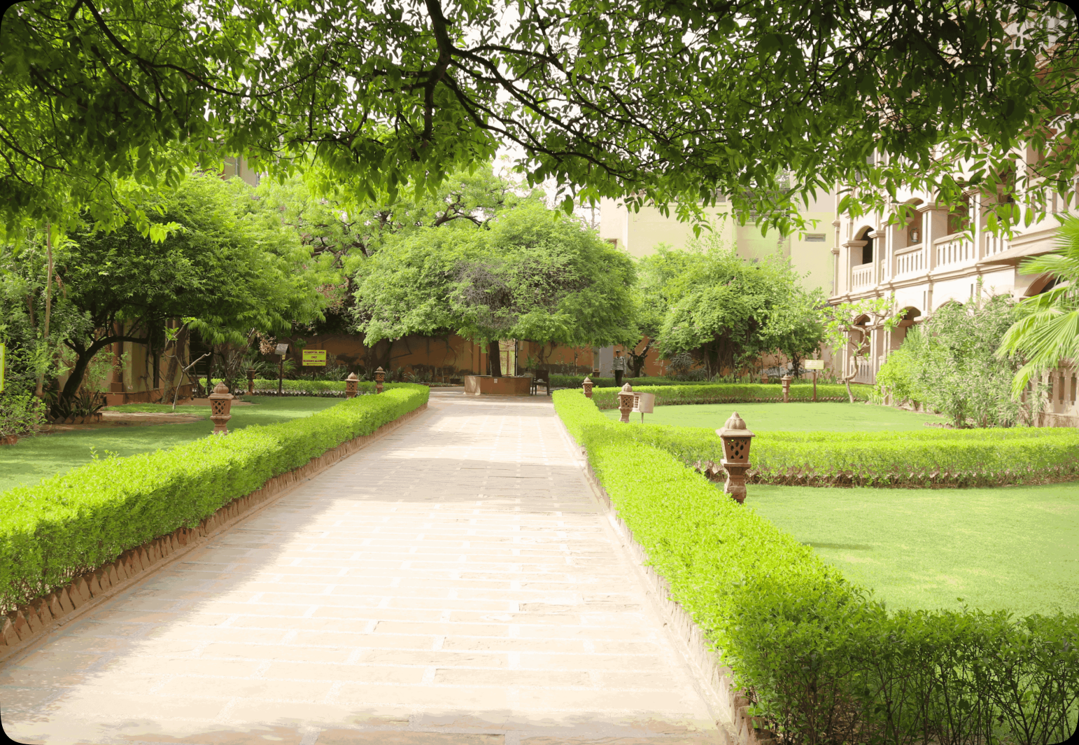 Ashram pathway